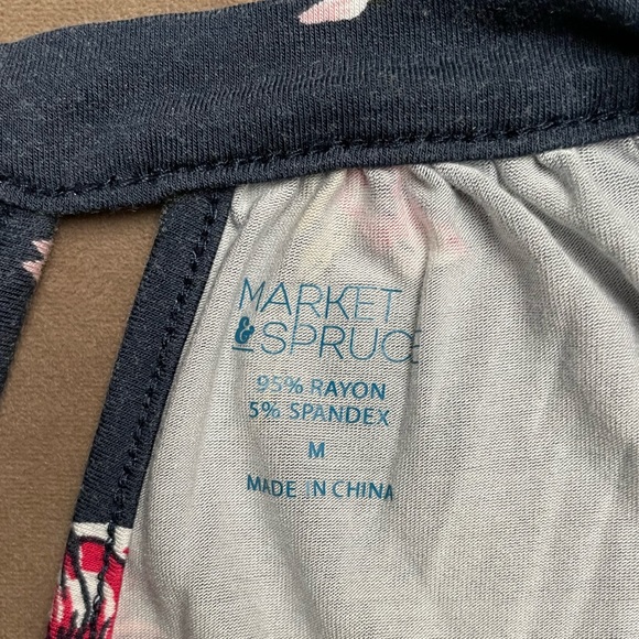 Market & Spruce Kaya keyhole tank top size Medium - Picture 4 of 7